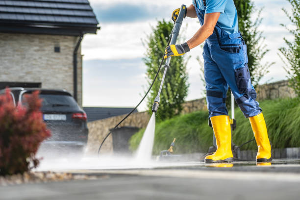 Best Pool Deck Cleaning  in Staic, CA